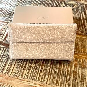 Seint makeup clutch wallet